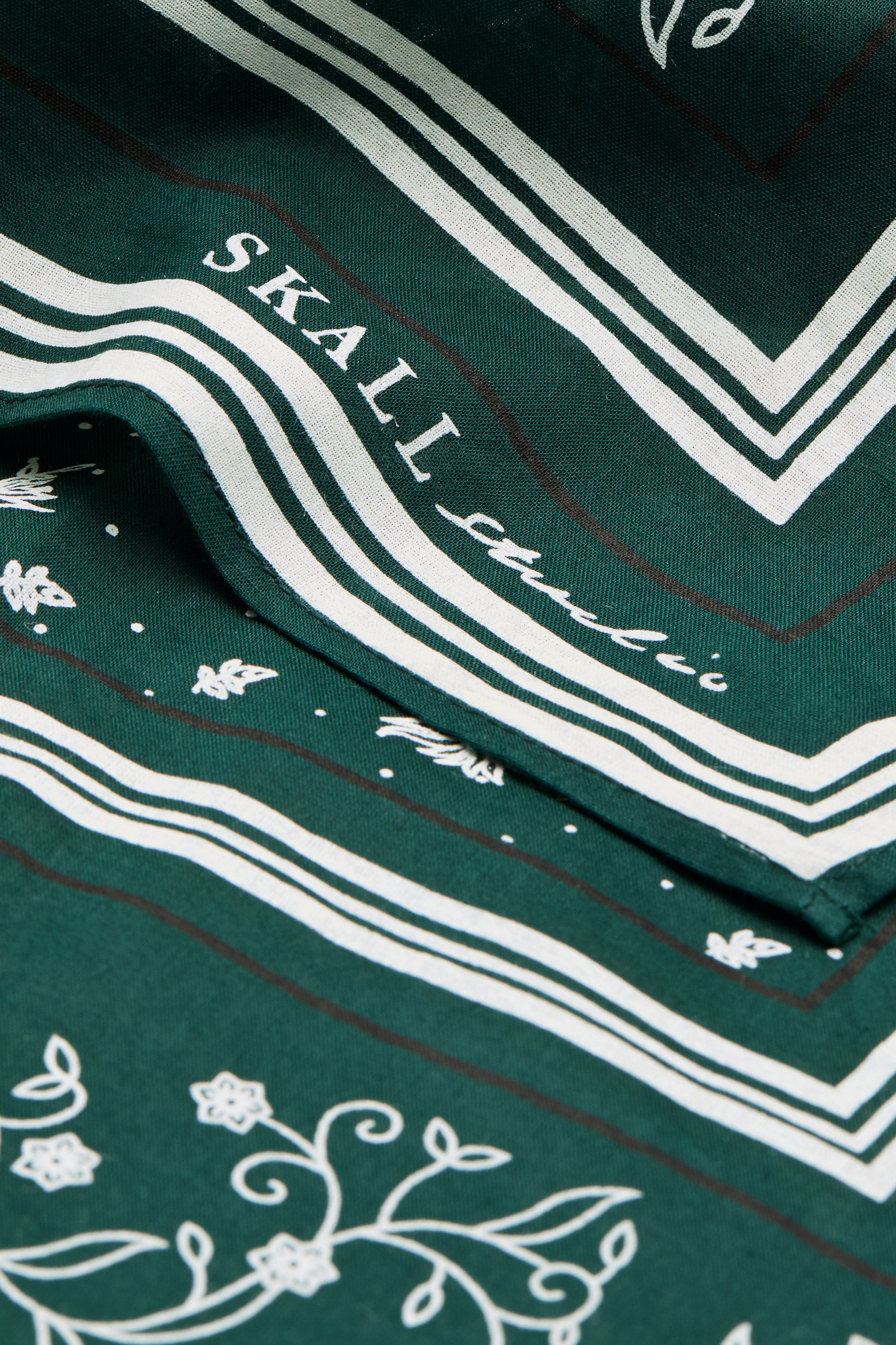 Skall Studio Skall classic scarf 55x55 Scarf Pine green